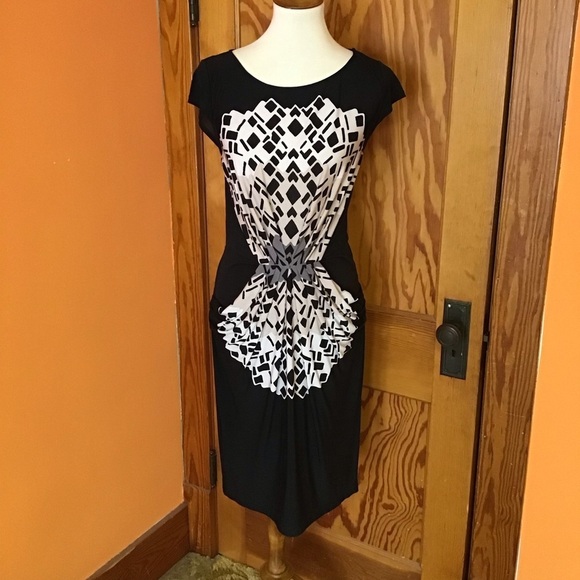 BCBGMaxAzria Black and White Geometric Print Dress - Picture 6 of 14